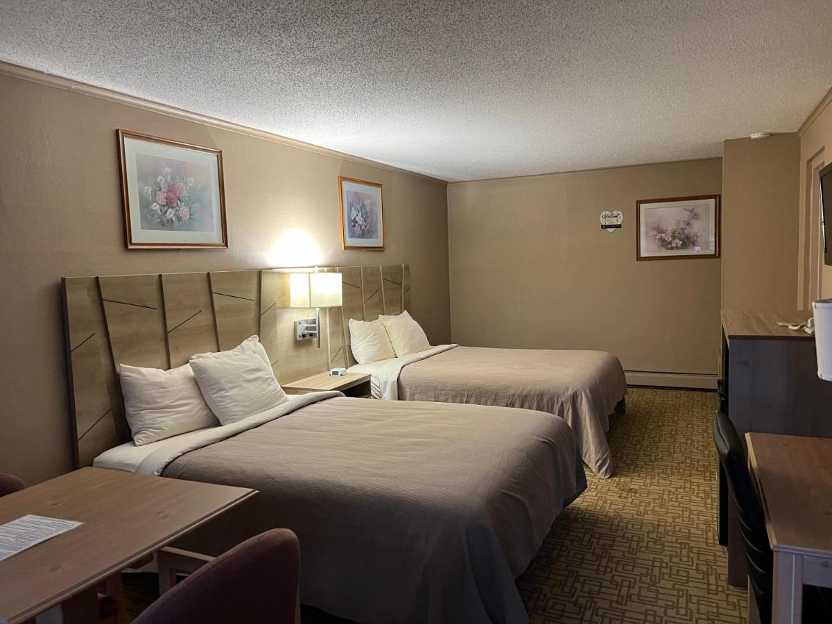 Viking Arms Inn - Ludington Bagian luar foto