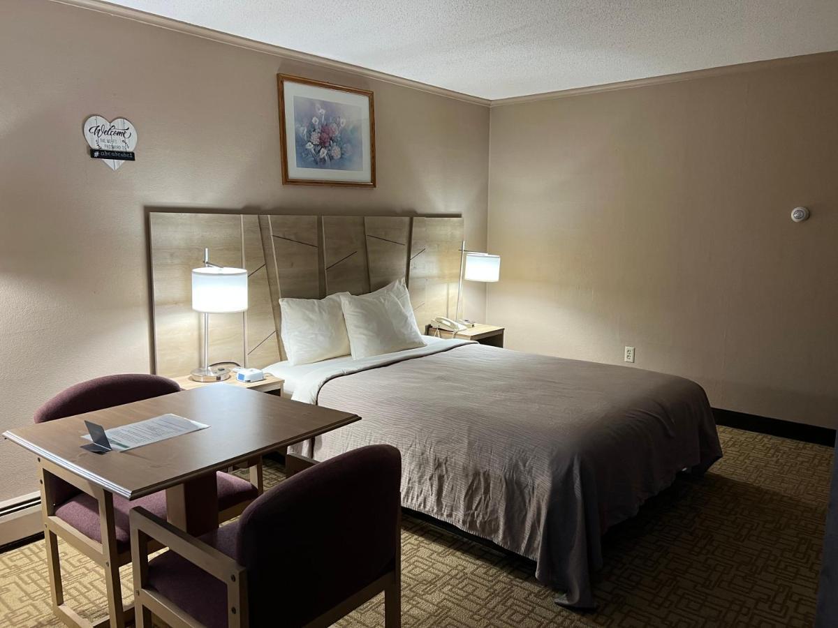 Viking Arms Inn - Ludington Bagian luar foto